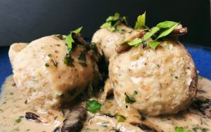 Pastinake trifft Breze: Brezenknödel mal anders (vegan)